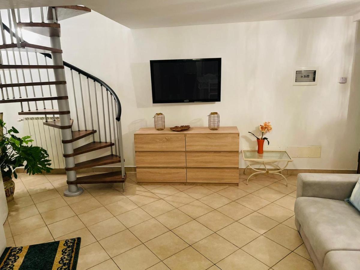 Apartmán Casa Dei Fiori 2 Somma Lombardo Exteriér fotografie