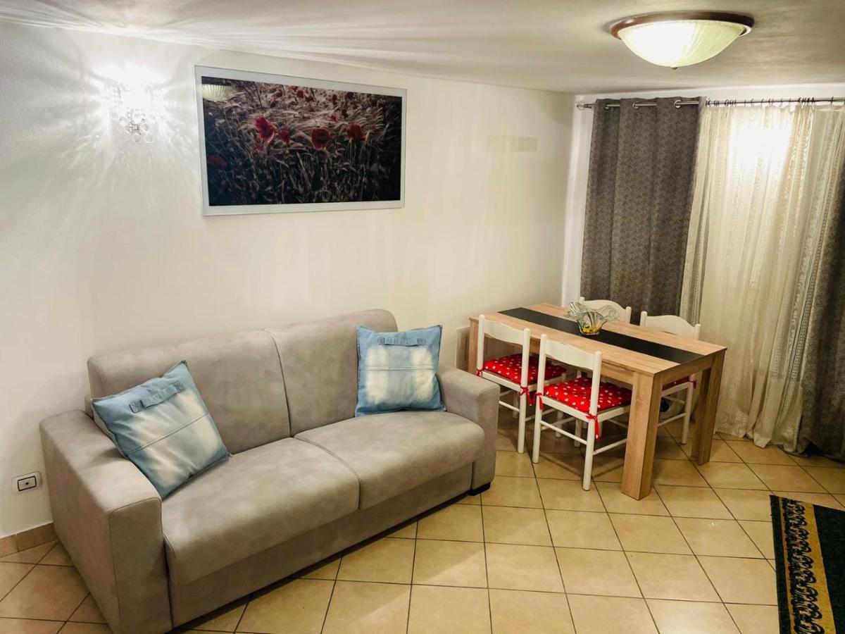 Apartmán Casa Dei Fiori 2 Somma Lombardo Exteriér fotografie